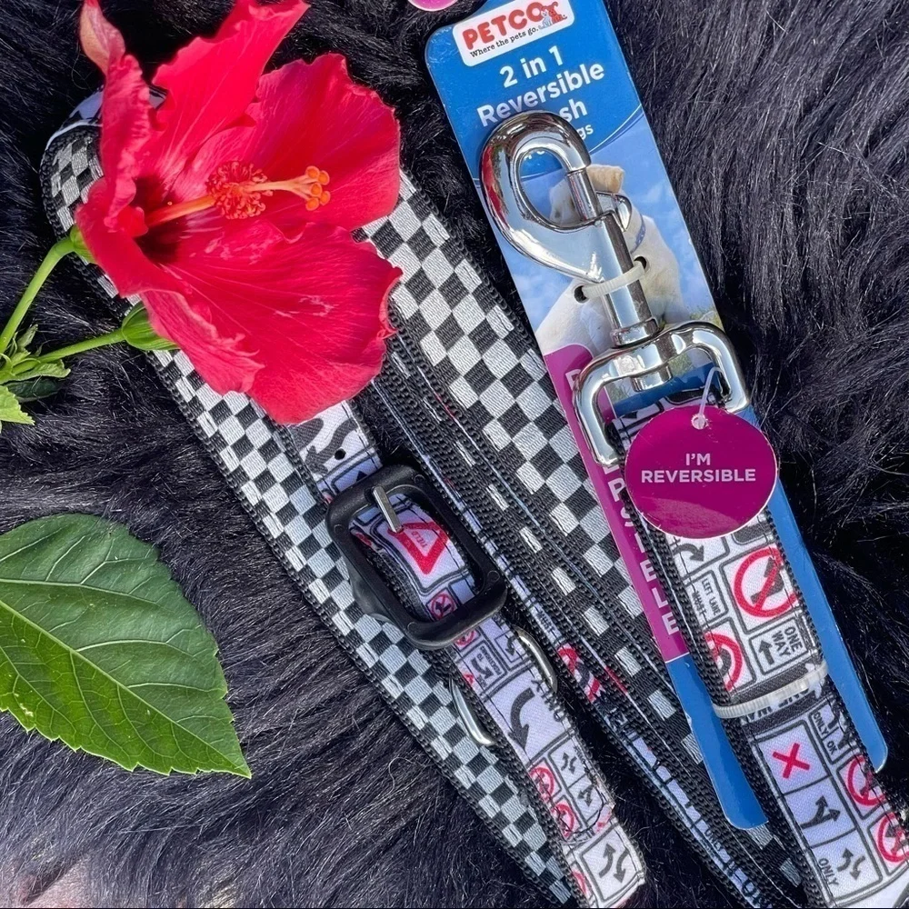 PETCO 2 In 1 Reversible Street Sign Print Dog Collar & Leash Set